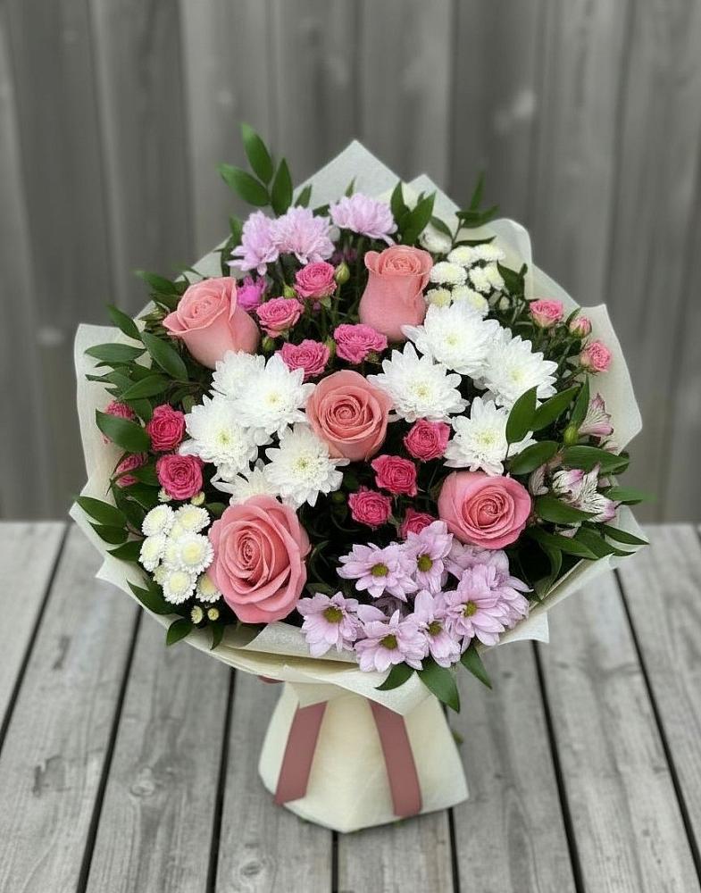 Букет цветов из: Альстромерии, Гвоздики, Розы и Хризантемы в Хрустальный