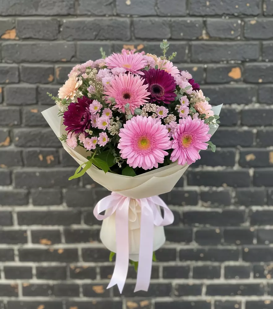 Букет цветов из: Герберы и Хризантемы в Хрустальный