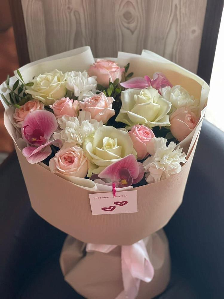 Букет цветов из: Орхидеи, Розы и Гвоздики в Хрустальный