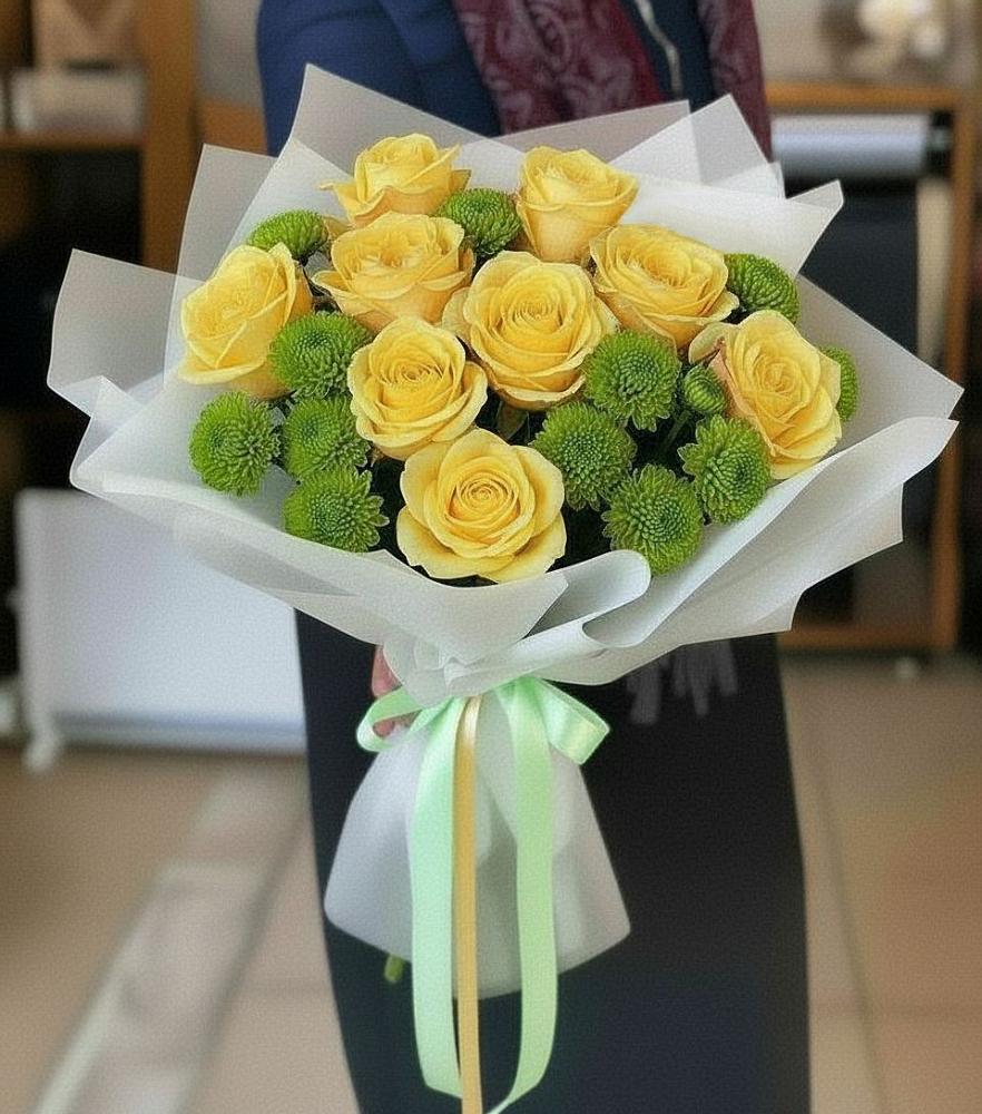 Букет цветов из: Хризантемы и Розы в Хрустальный