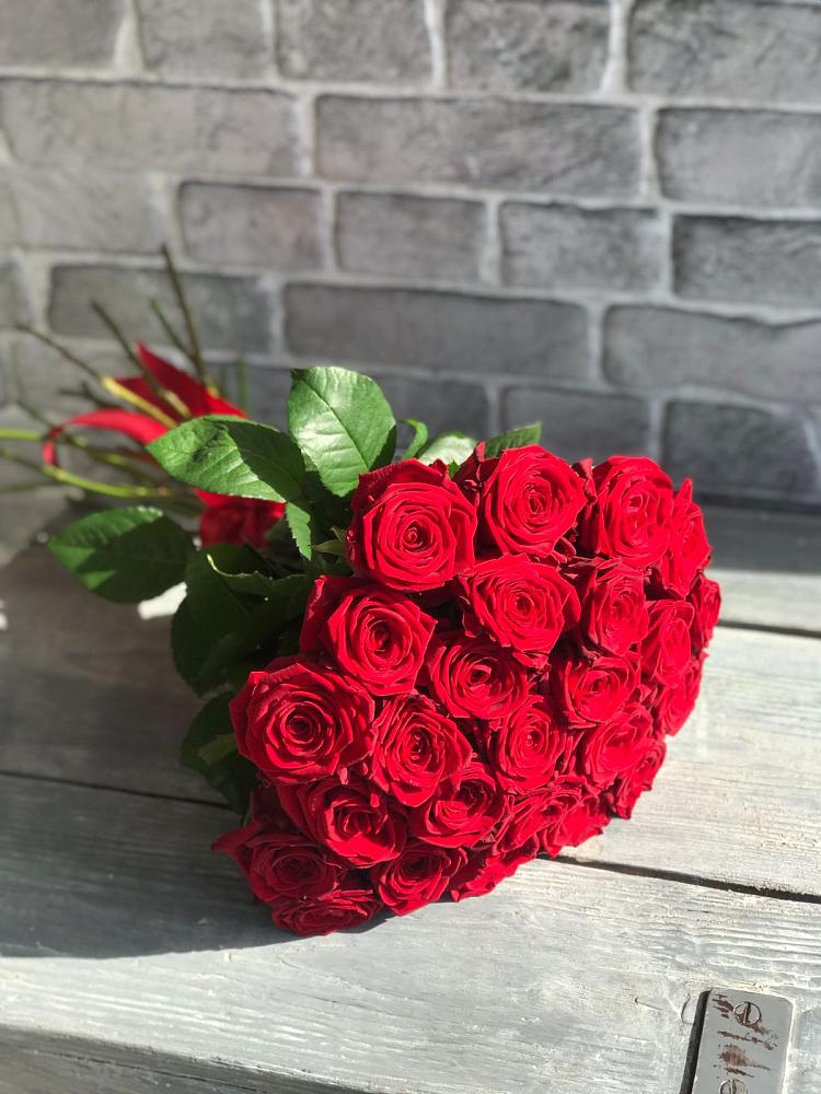 Букет Красные розы Фридом в Хрустальный