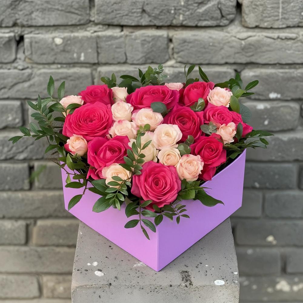 Цветочная композиция из Розы в коробке в Хрустальный