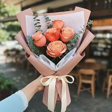 Букет цветов из:  Розы в Хрустальный