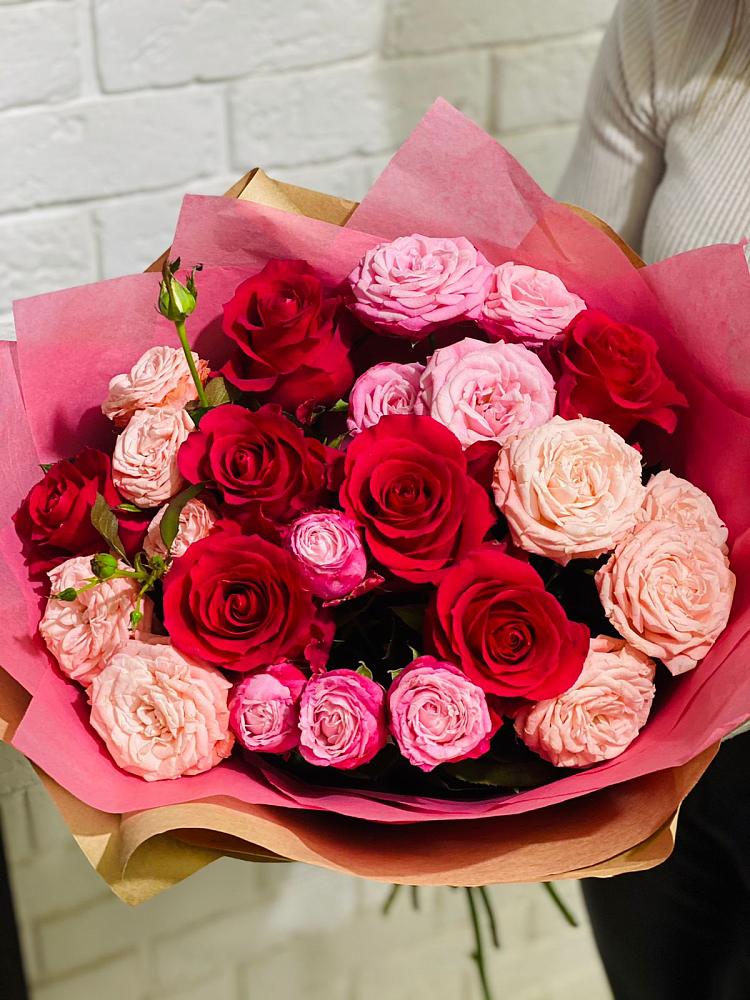 Букет цветов из: Розы в Хрустальный