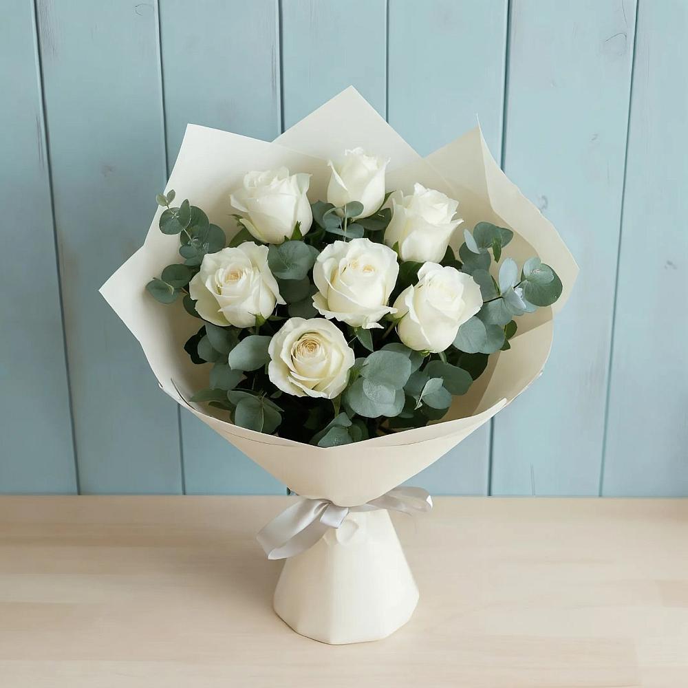 Букет Белые розы в Эвкалипте в Хрустальный