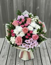 Букет цветов из:  Альстромерии, Гвоздики, Розы и Хризантемы в Хрустальный