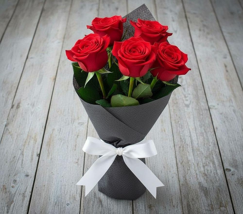 Букет 5 Красных роз Эдлесс Лав в Хрустальный