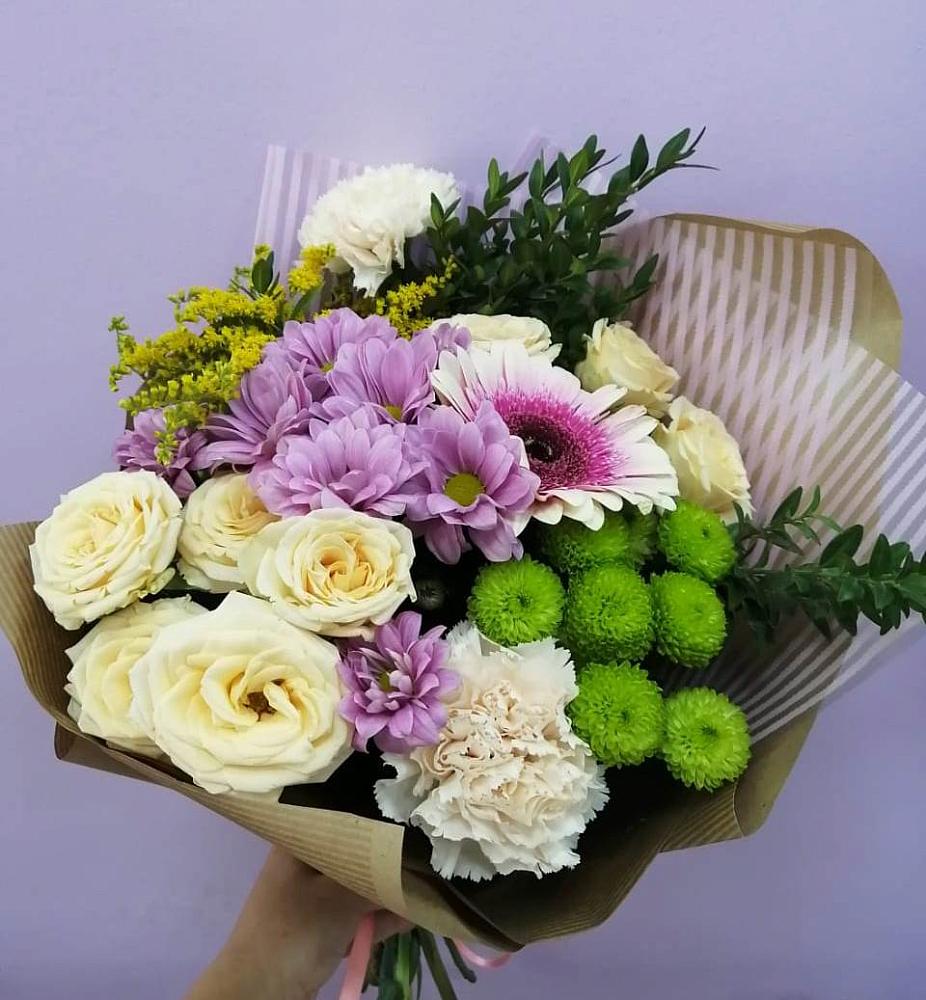 Букет цветов из: Хризантемы, Розы, Гвоздики и Герберы в Хрустальный