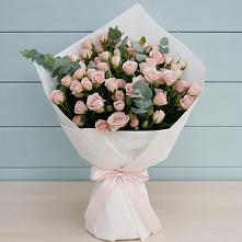 Букет цветов из:  Розы в Хрустальный
