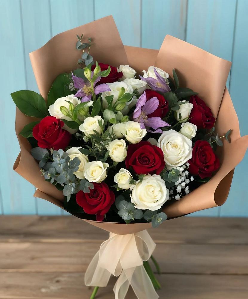 Букет цветов из: Розы и Альстромерии в Хрустальный