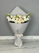 Букет цветов из:  Розы и Лизиантусы в Хрустальный